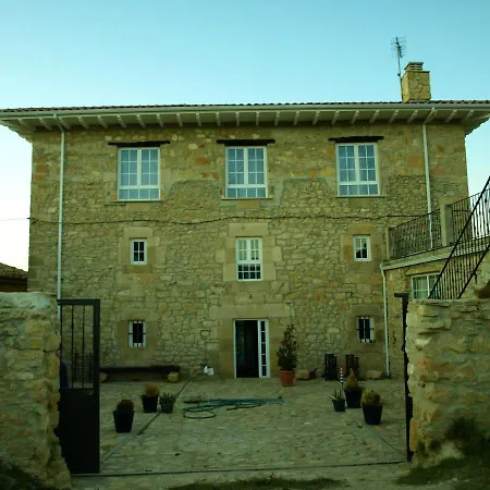 別荘 House With 8 Bedrooms In Santa Cruz De Andino, With Wonderful Mountain View, Enclosed Garden And Wifi - 20 Km From The Slopes